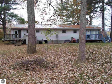 1306 Glen Rd, Midland, MI 48640 - photo 2