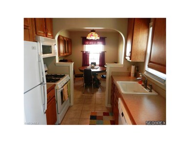 KITCHEN-DINETTE