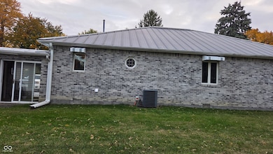 712 E Maple St, Frankton, IN 46044 - photo 4