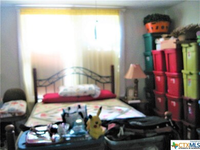 632 E Cedar St, Seguin, TX 78155 - photo 7