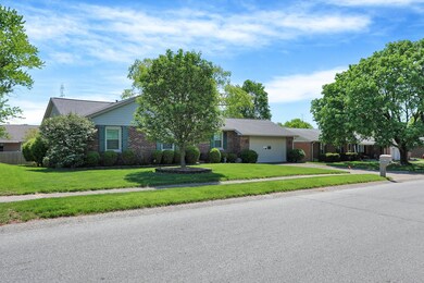 2833 Fox Pointe Dr, Columbus, IN 47203 - photo 3