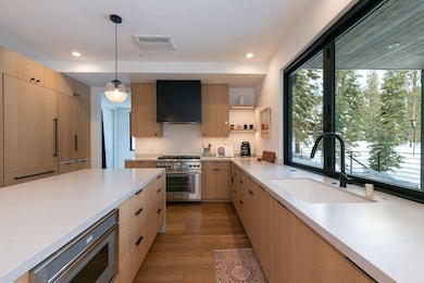 211 Palisades Cir, Olympic Valley, OH 96146 - photo 5