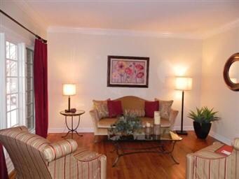 201 Johnson Woods Dr, Batavia, IL 60510 - photo 2