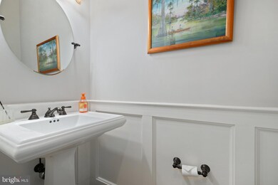 4705 S Chelsea Ln, Bethesda, MD 20814 - photo 7