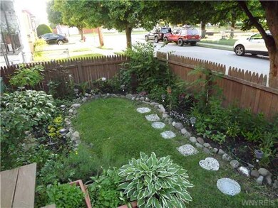 Exterior Front Front Garden