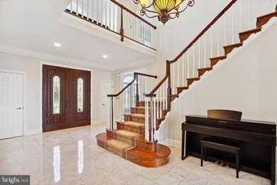 8611 Split Oak Cir, Bethesda, MD 20817 - photo 4