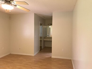 2017-11  Z - Master Bedroom 7971