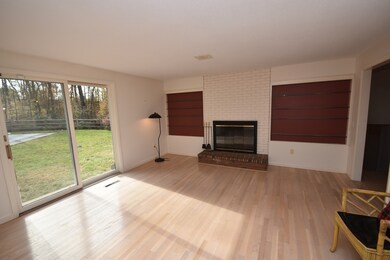 200 W Pomeroy Ln, Amherst, MA 01002 - photo 2