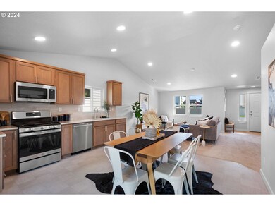 5007 Cedar View Dr, Springfield, OR 97478 - photo 6