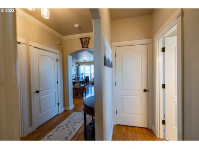 938 S 9th St, Harrisburg, OR 97446 - photo 7