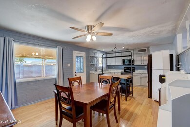 10-web-or-mls-W Osborn Rd-010