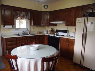 1839 W Cedar St, Allentown, PA 18104 - photo 5