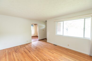 635 S 9th Ave, Beech Grove, IN 46107 - photo 2