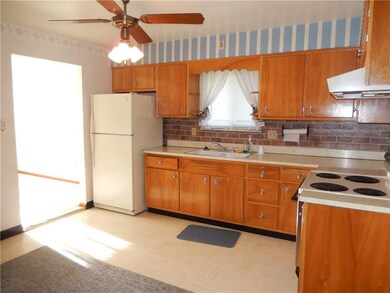 Prepare your families favorite meals in this roomy