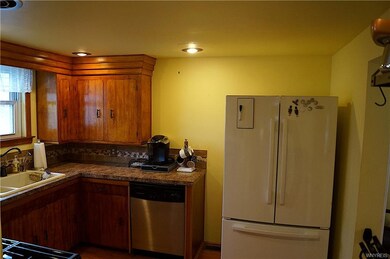 373 Bennett St, North Tonawanda, NY 14120 - photo 7