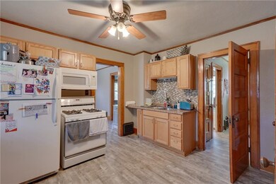 2141 SE 5th St, Des Moines, IA 50315 - photo 7