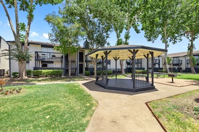 10101 Forum Park Dr unit 1005, Houston, TX 77036 - photo 3