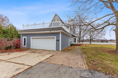 2347 Silverdown, Waterford, MI 48328 - photo 2