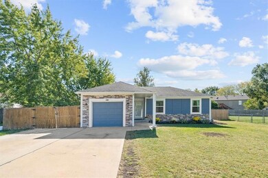 733 Mc Caffree Cir, Gardner, KS 66030 - photo 2