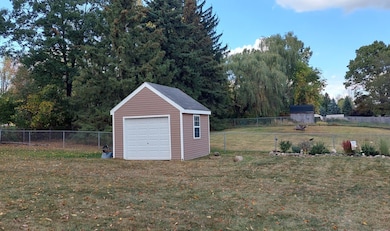 10033 Nimphie Rd, Fenton, MI 48430 - photo 7