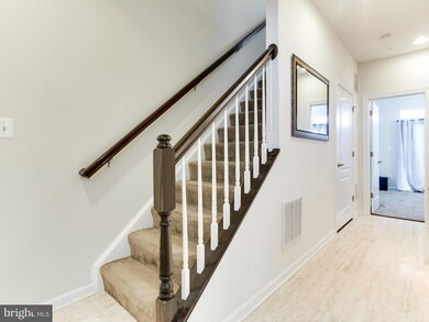 8186 Falls Grove Dr unit 14, Manassas, VA 20111 - photo 3