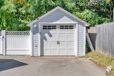 Plenty of space to park your car or use as a workshop
