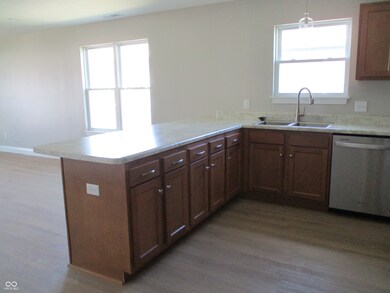 769 E Pearl St, Whiteland, IN 46184 - photo 7