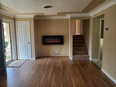 Front Room (w/fireplace)