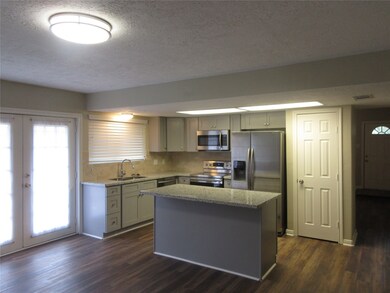 16931 Creek Line Dr, Friendswood, TX 77546 - photo 6