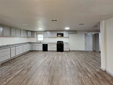 108 N Bowie Dr, Weatherford, TX 76086 - photo 3