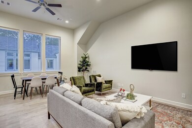 118 Knights Bridge Park Ln, Houston, TX 77018 - photo 6