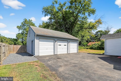 1079 Riverside Dr, Pottstown, PA 19465 - photo 7