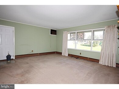 60 Aster Ln, Levittown, PA 19055 - photo 6