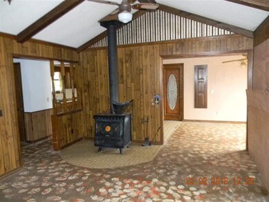 707 Robin Dr, Cushing, OK 74023 - photo 2