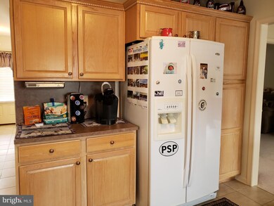 302 Rose Ann Dr, Chambersburg, PA 17201 - photo 3