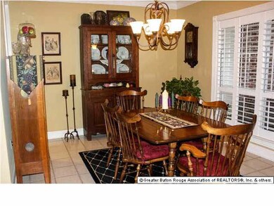 Dining room - note the Plantation shutters