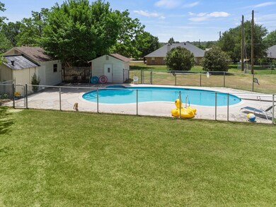 1616 E Bankhead Dr, Weatherford, TX 76086 - photo 4