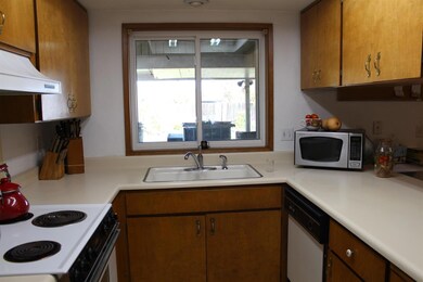 1221 Far West Ave, Central Point, OR 97502 - photo 7