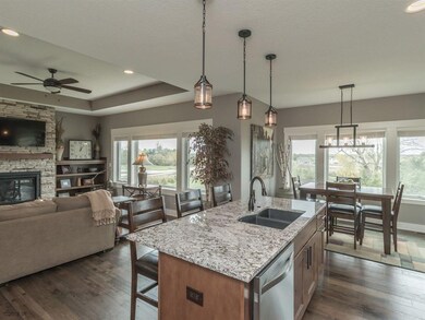 9957 Marnewood Dr, Johnston, IA 50131 - photo 6