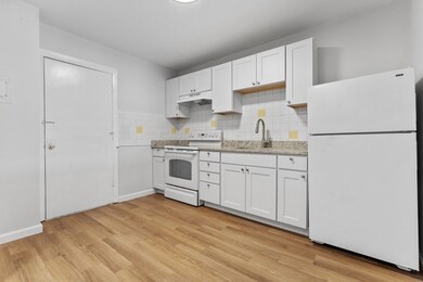 700 Cummins Hwy unit 7, Boston, MA 02126 - photo 2