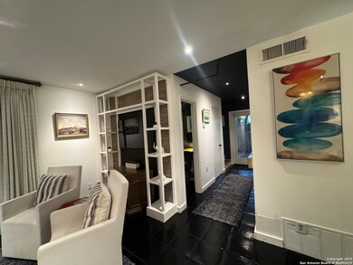 166 N New Braunfels Ave unit D, San Antonio, TX 78202 - photo 7