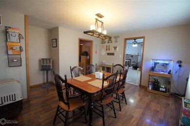 405 E 26th St S, Newton, IA 50208 - photo 3