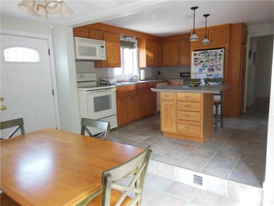 372 Garden City Dr, Cranston, RI 02920 - photo 7