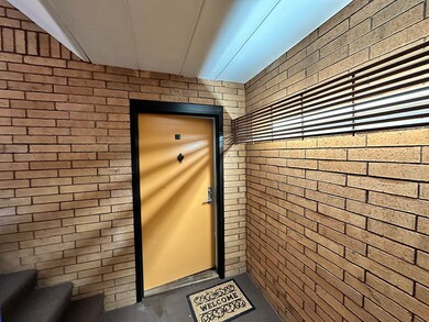 Unit Entrance 1A