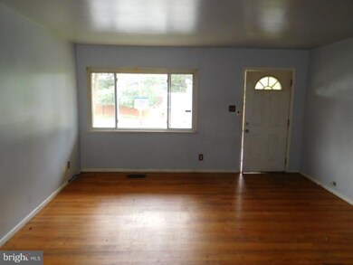 5709 Westgate Rd, Lanham, MD 20706 - photo 2