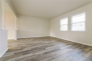 10439 N Cherry Dr, Kansas City, MO 64155 - photo 2