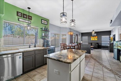 09-Kitchen