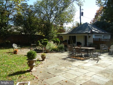 11105 Ardwick Dr, Rockville, MD 20852 - photo 5