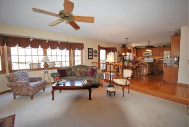 811 Rock Spring Rd, Naperville, IL 60565 - photo 3