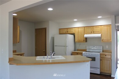 207 Kansas St SW unit A-B, Orting, WA 98360 - photo 3